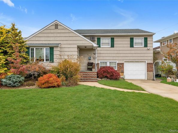 2845 Whaleneck Drive, Merrick NY 11566