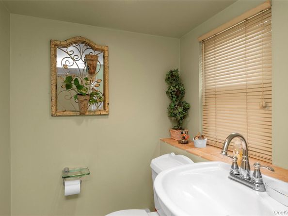 2845 Whaleneck Drive, Merrick NY 11566