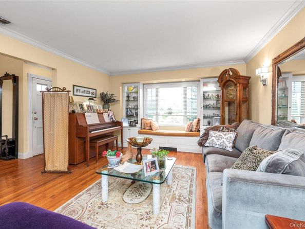 2845 Whaleneck Drive, Merrick NY 11566