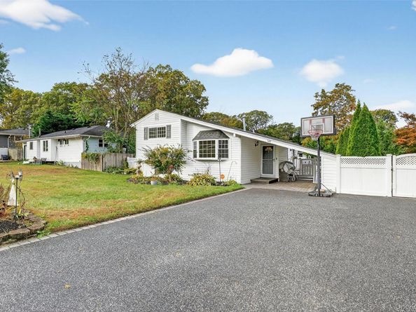 149 Tudor Road, Centereach NY 11720