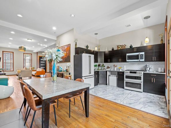 609 Lexington Avenue, Brooklyn NY 11221