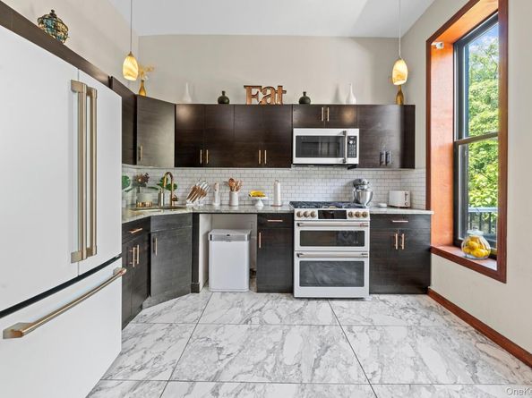 609 Lexington Avenue, Brooklyn NY 11221