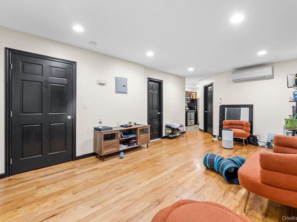 609 Lexington Avenue, Brooklyn NY 11221