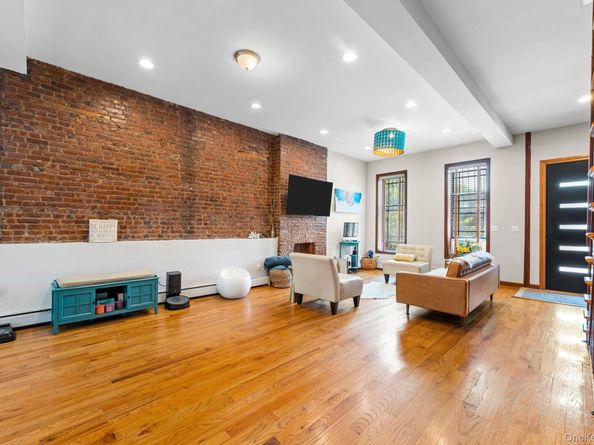 609 Lexington Avenue, Brooklyn NY 11221