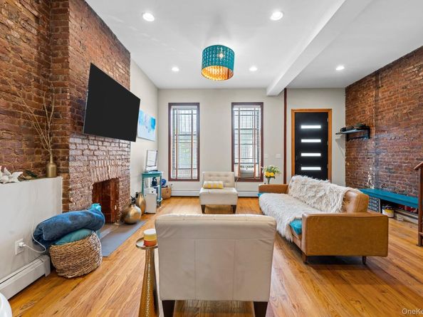 609 Lexington Avenue, Brooklyn NY 11221