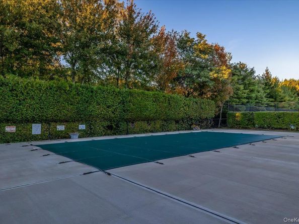 8 Scarborough Drive, Smithtown NY 11787