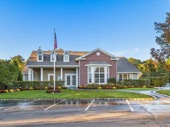8 Scarborough Drive, Smithtown NY 11787