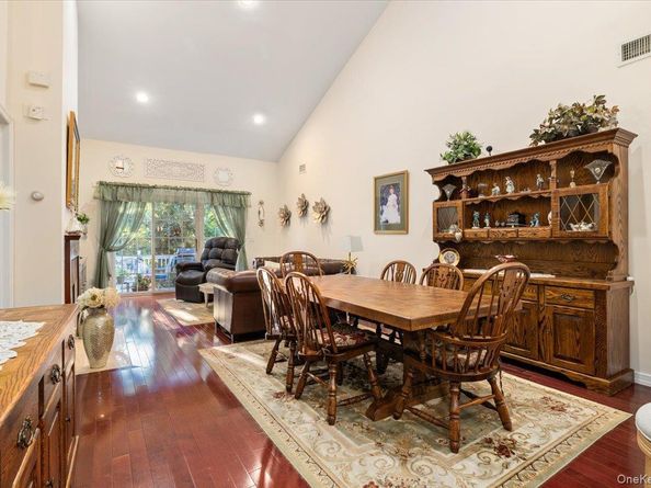 8 Scarborough Drive, Smithtown NY 11787