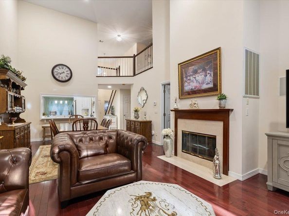 8 Scarborough Drive, Smithtown NY 11787