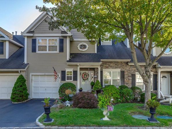 8 Scarborough Drive, Smithtown NY 11787