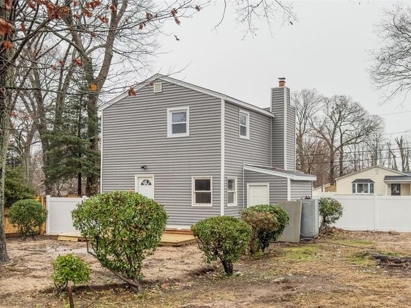 60 Cedarhurst Avenue, Selden NY 11784