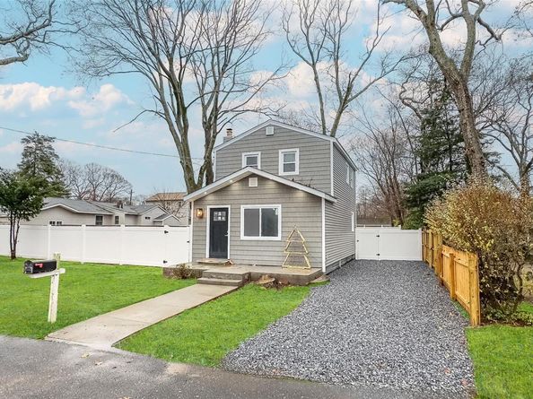 60 Cedarhurst Avenue, Selden NY 11784