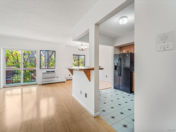 7129 Sutton Place 3, Fresh Meadows NY 11365