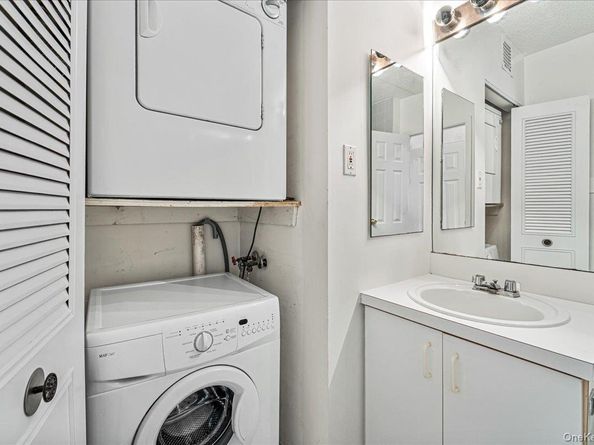 7129 Sutton Place 3, Fresh Meadows NY 11365