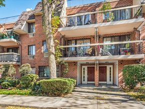 7129 Sutton Place 3, Fresh Meadows NY 11365