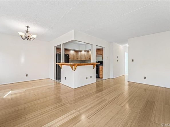 7129 Sutton Place 3, Fresh Meadows NY 11365
