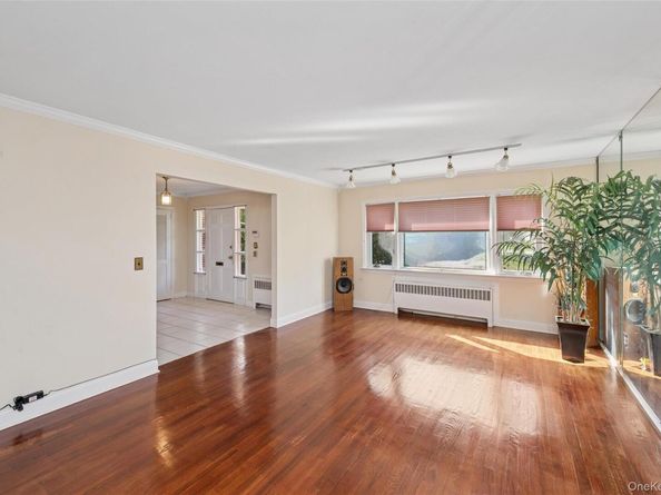 142 Maryland Avenue, Freeport NY 11520