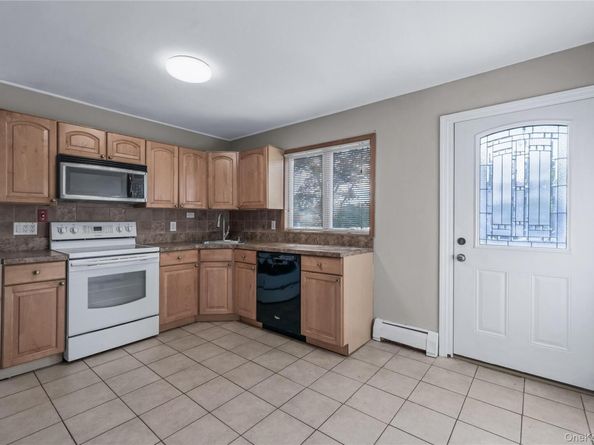 71 Chimney Lane, Levittown NY 11756