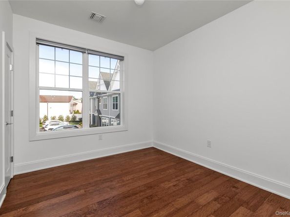 404 White Rose Lane 404, East Meadow NY 11554