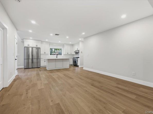 7 Hoover Lane, Bethpage NY 11714