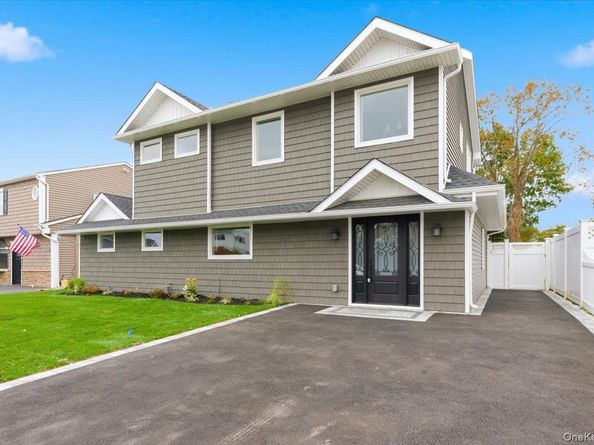 7 Hoover Lane, Bethpage NY 11714