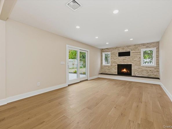 7 Hoover Lane, Bethpage NY 11714