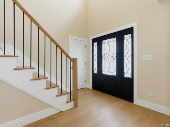 7 Hoover Lane, Bethpage NY 11714