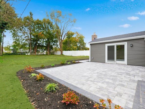 7 Hoover Lane, Bethpage NY 11714