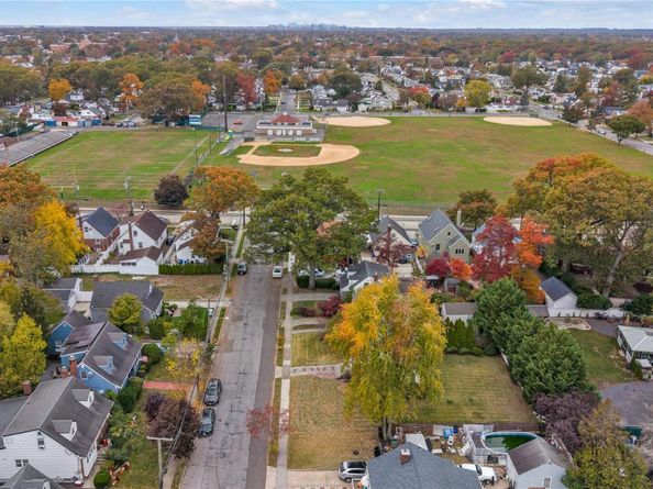 207 Motley Street, Valley Stream NY 11580