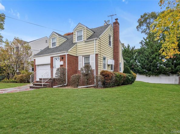 207 Motley Street, Valley Stream NY 11580