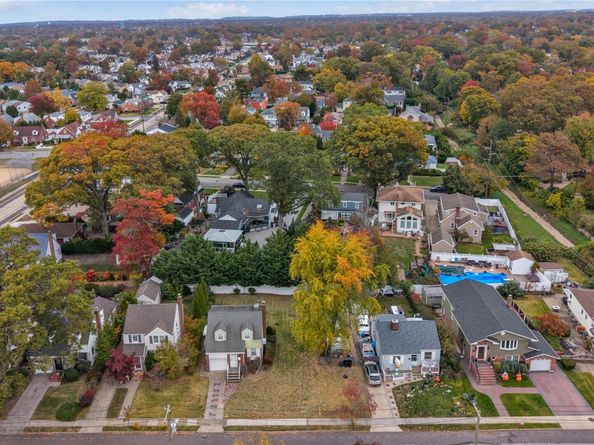 207 Motley Street, Valley Stream NY 11580