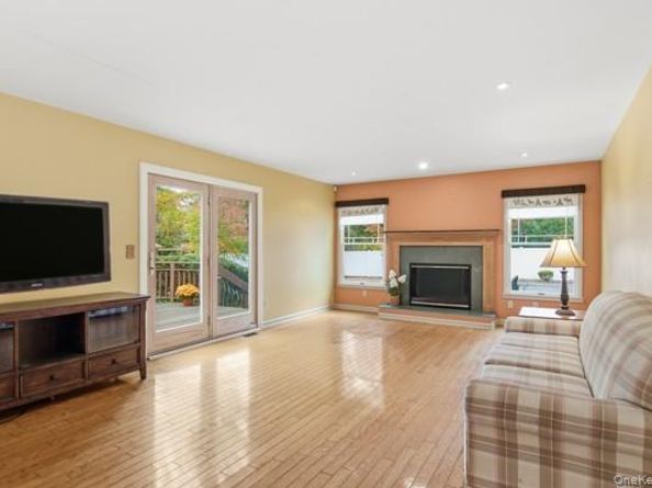 15 Arbor Court, Bohemia NY 11716