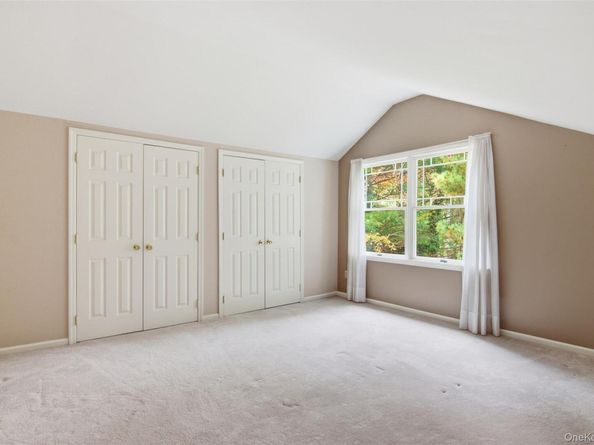 15 Arbor Court, Bohemia NY 11716