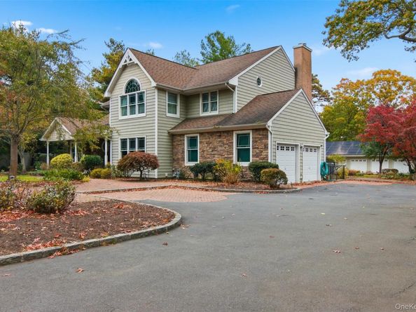 15 Arbor Court, Bohemia NY 11716