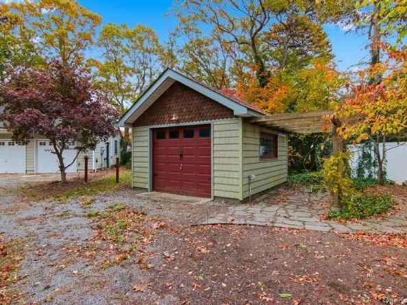 15 Arbor Court, Bohemia NY 11716