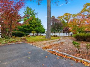 15 Arbor Court, Bohemia NY 11716