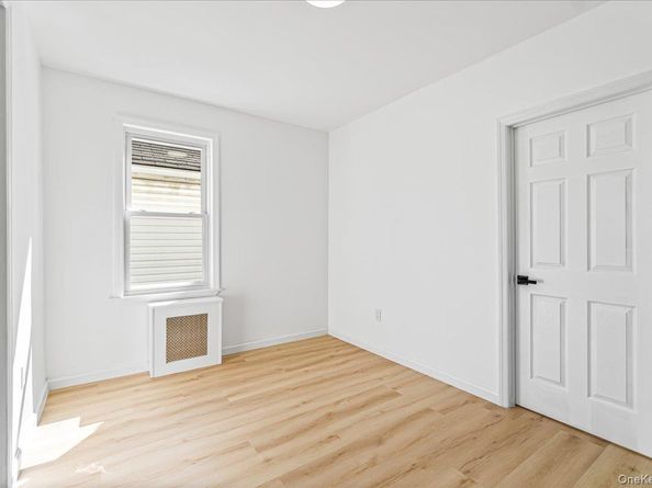 9524 112th Street, Richmond Hill NY 11419