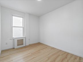 9524 112th Street, Richmond Hill NY 11419