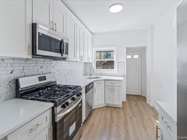 9524 112th Street, Richmond Hill NY 11419