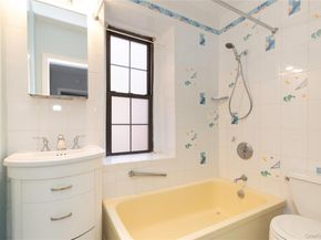 188 Garth Road 1W, Scarsdale NY 10583