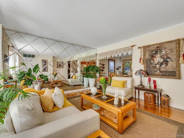 350 52nd Street, Lindenhurst NY 11757