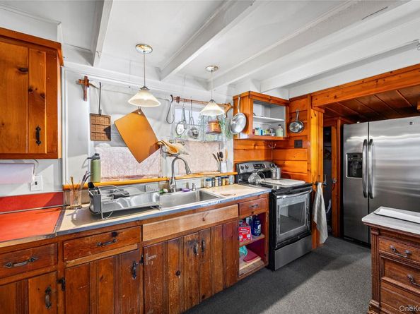 403 Middle Road, Bayport NY 11705