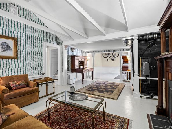 403 Middle Road, Bayport NY 11705