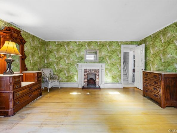 403 Middle Road, Bayport NY 11705