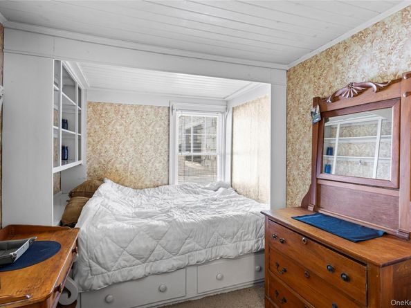 403 Middle Road, Bayport NY 11705