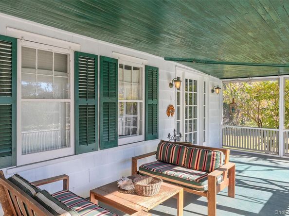 403 Middle Road, Bayport NY 11705