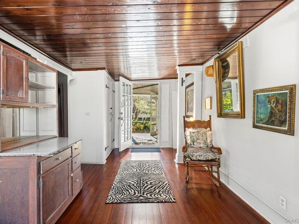 403 Middle Road, Bayport NY 11705