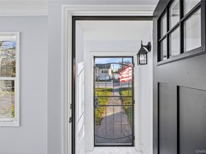 4 Somerset Road N, Amityville NY 11701