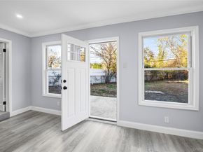 4 Somerset Road N, Amityville NY 11701