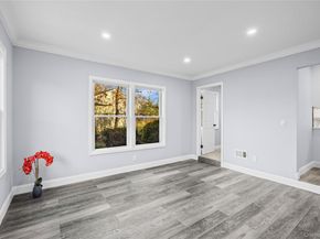 4 Somerset Road N, Amityville NY 11701